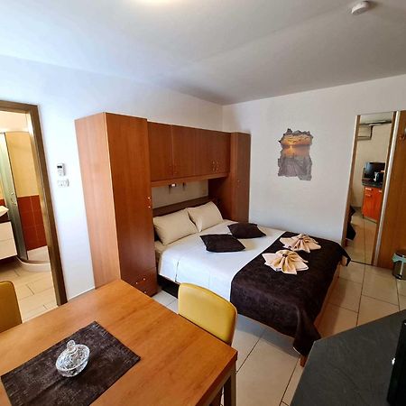 Restaurant & Apartments Getaway Pri Kobalu Vipava Room photo